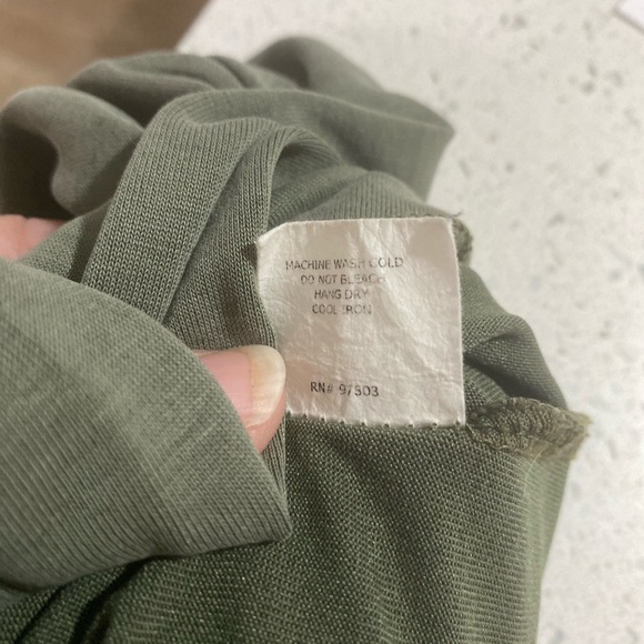 Women’s Blouse Mossy Green 1/4 Zip Front Longer In Back Size XL - Picture 4 of 5